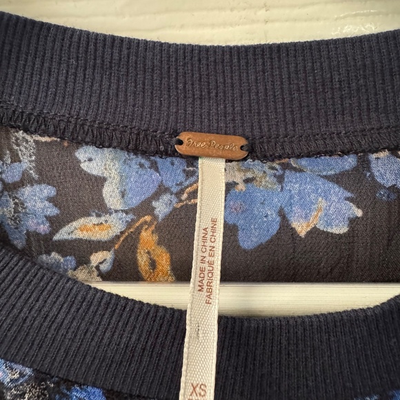 Free People Navy Floral Sheer Blouse – Size (XS/TP) - Picture 3 of 6